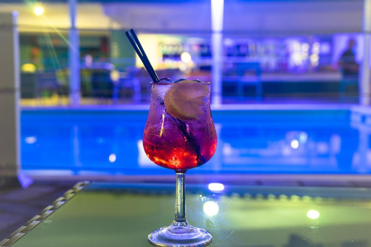 Tropicana Inn ニドリ エクステリア 写真